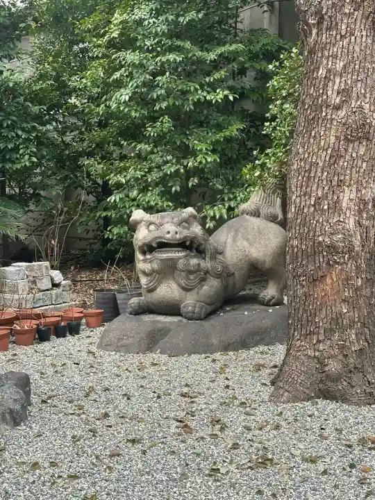坐摩神社の{uncategorized: "未分類", other: "その他", undefined: "問題あり", building: "その他建物", grave: "お墓", sacred_gate: "鳥居", guardian: "狛犬", statue: "像", buddha: "仏像", history: "歴史", nature: "自然", garden: "庭園", animal: "動物", pagoda: "塔", temizu: "手水舎", mountain_gate: "山門・神門", sanctuary: "本殿・本堂", subordinate: "末社・摂社", art: "芸術", scenery: "景色", jizo: "地蔵", ema: "絵馬", goshuin: "御朱印", omikuji: "おみくじ", items: "授与品その他", amulet: "お守り", goshuincho: "御朱印帳", eats: "食事", festival: "お祭り", votive_dance: "神楽", shichigosan: "七五三参", wedding: "結婚式", experience: "体験その他", initially: "初詣", around: "周辺", anti_infection: "感染症対策"}