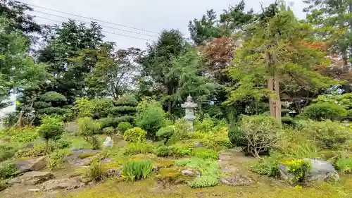 法弘寺の庭園