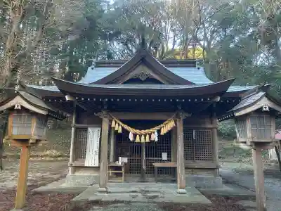 落立神社の{uncategorized: "未分類", other: "その他", undefined: "問題あり", building: "その他建物", grave: "お墓", sacred_gate: "鳥居", guardian: "狛犬", statue: "像", buddha: "仏像", history: "歴史", nature: "自然", garden: "庭園", animal: "動物", pagoda: "塔", temizu: "手水舎", mountain_gate: "山門・神門", sanctuary: "本殿・本堂", subordinate: "末社・摂社", art: "芸術", scenery: "景色", jizo: "地蔵", ema: "絵馬", goshuin: "御朱印", omikuji: "おみくじ", items: "授与品その他", amulet: "お守り", goshuincho: "御朱印帳", eats: "食事", festival: "お祭り", votive_dance: "神楽", shichigosan: "七五三参", wedding: "結婚式", experience: "体験その他", initially: "初詣", around: "周辺", anti_infection: "感染症対策"}
