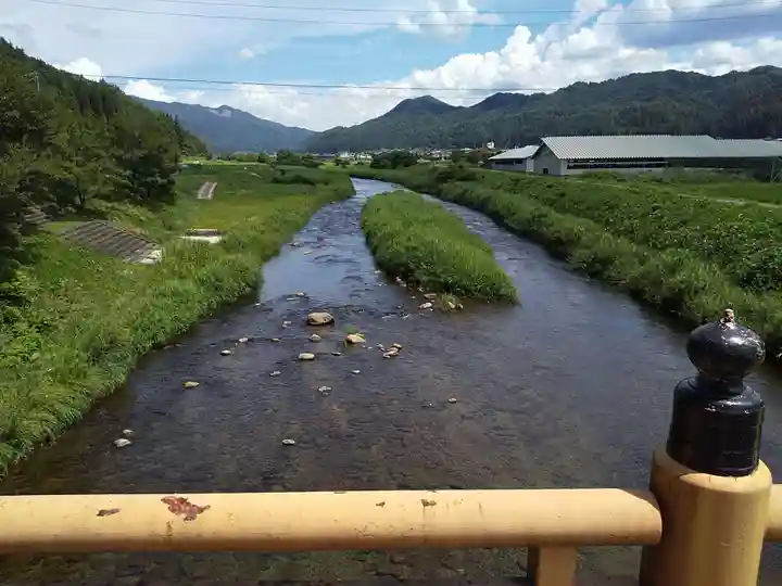 阿多由太神社の周辺