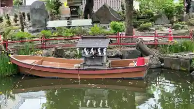 なまず神社の{uncategorized: "未分類", other: "その他", undefined: "問題あり", building: "その他建物", grave: "お墓", sacred_gate: "鳥居", guardian: "狛犬", statue: "像", buddha: "仏像", history: "歴史", nature: "自然", garden: "庭園", animal: "動物", pagoda: "塔", temizu: "手水舎", mountain_gate: "山門・神門", sanctuary: "本殿・本堂", subordinate: "末社・摂社", art: "芸術", scenery: "景色", jizo: "地蔵", ema: "絵馬", goshuin: "御朱印", omikuji: "おみくじ", items: "授与品その他", amulet: "お守り", goshuincho: "御朱印帳", eats: "食事", festival: "お祭り", votive_dance: "神楽", shichigosan: "七五三参", wedding: "結婚式", experience: "体験その他", initially: "初詣", around: "周辺", anti_infection: "感染症対策"}