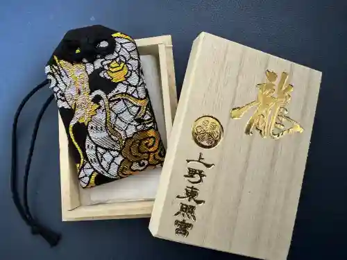 上野東照宮の{uncategorized: "未分類", other: "その他", undefined: "問題あり", building: "その他建物", grave: "お墓", sacred_gate: "鳥居", guardian: "狛犬", statue: "像", buddha: "仏像", history: "歴史", nature: "自然", garden: "庭園", animal: "動物", pagoda: "塔", temizu: "手水舎", mountain_gate: "山門・神門", sanctuary: "本殿・本堂", subordinate: "末社・摂社", art: "芸術", scenery: "景色", jizo: "地蔵", ema: "絵馬", goshuin: "御朱印", omikuji: "おみくじ", items: "授与品その他", amulet: "お守り", goshuincho: "御朱印帳", eats: "食事", festival: "お祭り", votive_dance: "神楽", shichigosan: "七五三参", wedding: "結婚式", experience: "体験その他", initially: "初詣", around: "周辺", anti_infection: "感染症対策"}