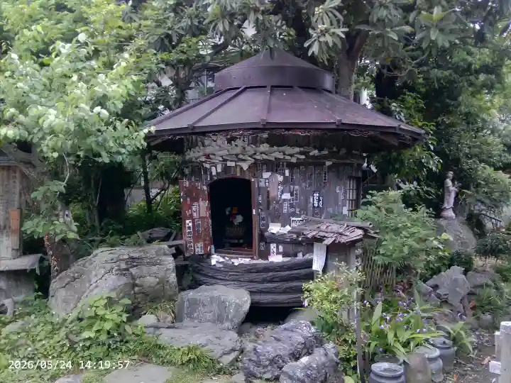 西光寺の{uncategorized: "未分類", other: "その他", undefined: "問題あり", building: "その他建物", grave: "お墓", sacred_gate: "鳥居", guardian: "狛犬", statue: "像", buddha: "仏像", history: "歴史", nature: "自然", garden: "庭園", animal: "動物", pagoda: "塔", temizu: "手水舎", mountain_gate: "山門・神門", sanctuary: "本殿・本堂", subordinate: "末社・摂社", art: "芸術", scenery: "景色", jizo: "地蔵", ema: "絵馬", goshuin: "御朱印", omikuji: "おみくじ", items: "授与品その他", amulet: "お守り", goshuincho: "御朱印帳", eats: "食事", festival: "お祭り", votive_dance: "神楽", shichigosan: "七五三参", wedding: "結婚式", experience: "体験その他", initially: "初詣", around: "周辺", anti_infection: "感染症対策"}