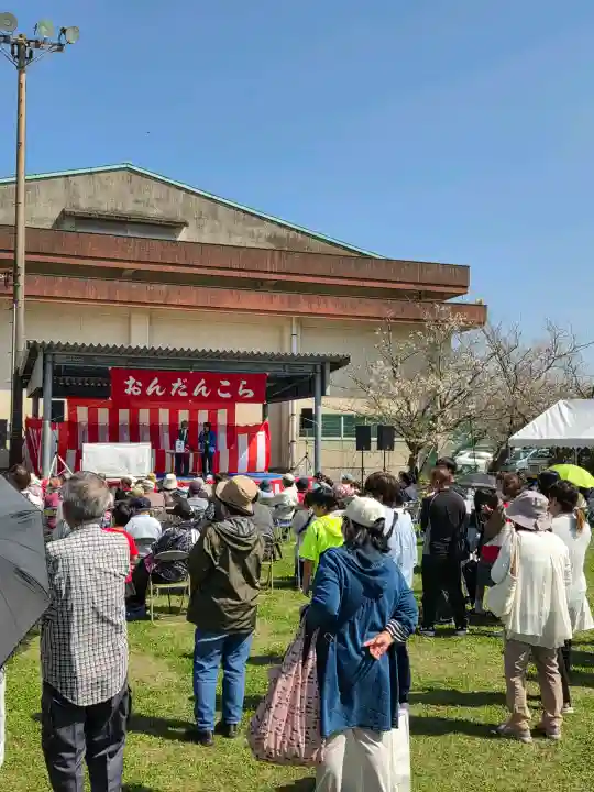 白山神社の{uncategorized: "未分類", other: "その他", undefined: "問題あり", building: "その他建物", grave: "お墓", sacred_gate: "鳥居", guardian: "狛犬", statue: "像", buddha: "仏像", history: "歴史", nature: "自然", garden: "庭園", animal: "動物", pagoda: "塔", temizu: "手水舎", mountain_gate: "山門・神門", sanctuary: "本殿・本堂", subordinate: "末社・摂社", art: "芸術", scenery: "景色", jizo: "地蔵", ema: "絵馬", goshuin: "御朱印", omikuji: "おみくじ", items: "授与品その他", amulet: "お守り", goshuincho: "御朱印帳", eats: "食事", festival: "お祭り", votive_dance: "神楽", shichigosan: "七五三参", wedding: "結婚式", experience: "体験その他", initially: "初詣", around: "周辺", anti_infection: "感染症対策"}