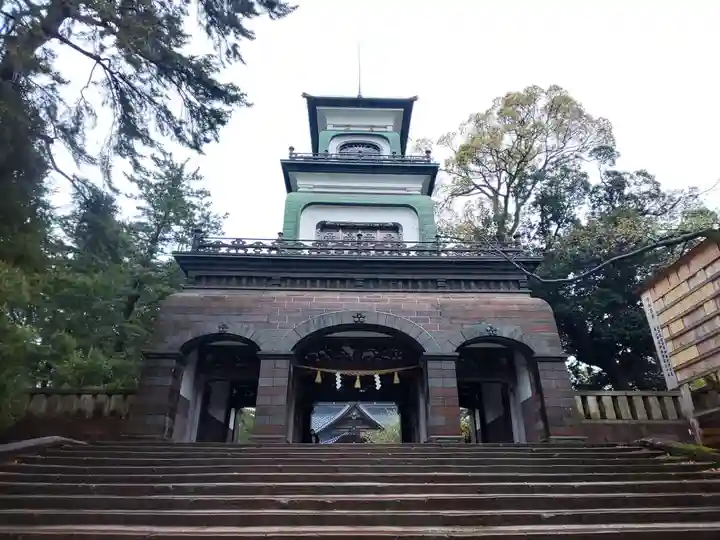 尾山神社の山門・神門