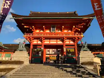 伏見稲荷大社の山門・神門