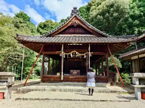 曽野稲荷神社の本殿