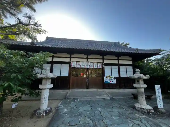 玉津島神社の{uncategorized: "未分類", other: "その他", undefined: "問題あり", building: "その他建物", grave: "お墓", sacred_gate: "鳥居", guardian: "狛犬", statue: "像", buddha: "仏像", history: "歴史", nature: "自然", garden: "庭園", animal: "動物", pagoda: "塔", temizu: "手水舎", mountain_gate: "山門・神門", sanctuary: "本殿・本堂", subordinate: "末社・摂社", art: "芸術", scenery: "景色", jizo: "地蔵", ema: "絵馬", goshuin: "御朱印", omikuji: "おみくじ", items: "授与品その他", amulet: "お守り", goshuincho: "御朱印帳", eats: "食事", festival: "お祭り", votive_dance: "神楽", shichigosan: "七五三参", wedding: "結婚式", experience: "体験その他", initially: "初詣", around: "周辺", anti_infection: "感染症対策"}