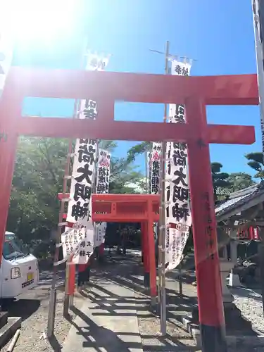 荷席稲荷神社の鳥居