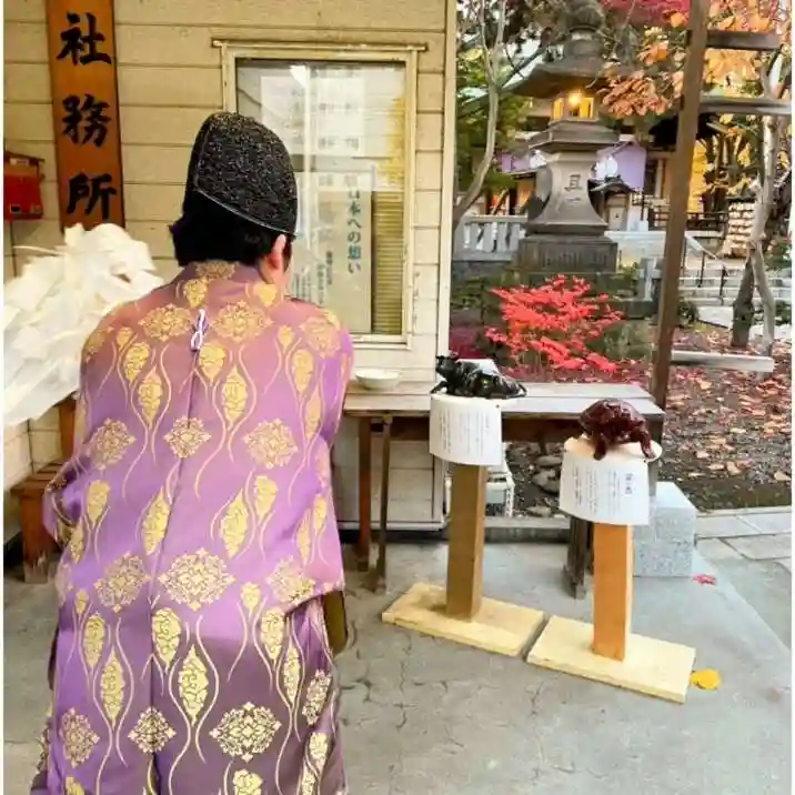 彌彦神社 (伊夜日子神社)の像
