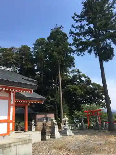 多禰神社の本殿