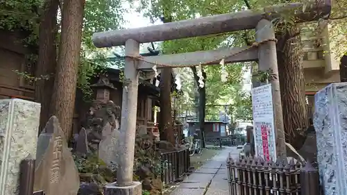 稲荷鬼王神社の鳥居