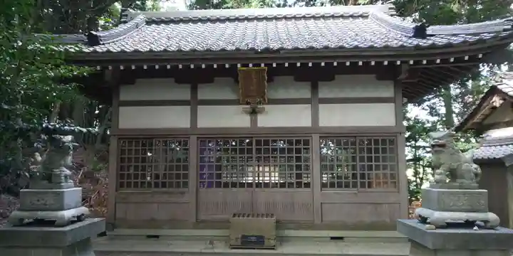 尾津神社の本殿・本堂