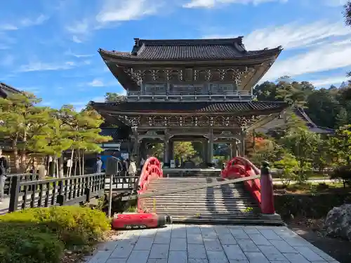 総持寺祖院の{uncategorized: "未分類", other: "その他", undefined: "問題あり", building: "その他建物", grave: "お墓", sacred_gate: "鳥居", guardian: "狛犬", statue: "像", buddha: "仏像", history: "歴史", nature: "自然", garden: "庭園", animal: "動物", pagoda: "塔", temizu: "手水舎", mountain_gate: "山門・神門", sanctuary: "本殿・本堂", subordinate: "末社・摂社", art: "芸術", scenery: "景色", jizo: "地蔵", ema: "絵馬", goshuin: "御朱印", omikuji: "おみくじ", items: "授与品その他", amulet: "お守り", goshuincho: "御朱印帳", eats: "食事", festival: "お祭り", votive_dance: "神楽", shichigosan: "七五三参", wedding: "結婚式", experience: "体験その他", initially: "初詣", around: "周辺", anti_infection: "感染症対策"}