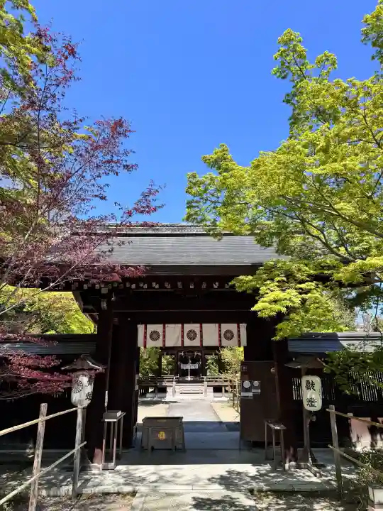 梨木神社の{uncategorized: "未分類", other: "その他", undefined: "問題あり", building: "その他建物", grave: "お墓", sacred_gate: "鳥居", guardian: "狛犬", statue: "像", buddha: "仏像", history: "歴史", nature: "自然", garden: "庭園", animal: "動物", pagoda: "塔", temizu: "手水舎", mountain_gate: "山門・神門", sanctuary: "本殿・本堂", subordinate: "末社・摂社", art: "芸術", scenery: "景色", jizo: "地蔵", ema: "絵馬", goshuin: "御朱印", omikuji: "おみくじ", items: "授与品その他", amulet: "お守り", goshuincho: "御朱印帳", eats: "食事", festival: "お祭り", votive_dance: "神楽", shichigosan: "七五三参", wedding: "結婚式", experience: "体験その他", initially: "初詣", around: "周辺", anti_infection: "感染症対策"}