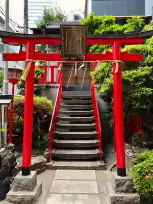 講武稲荷神社の鳥居