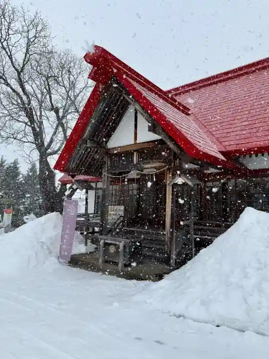 一本栗地主神社の{uncategorized: "未分類", other: "その他", undefined: "問題あり", building: "その他建物", grave: "お墓", sacred_gate: "鳥居", guardian: "狛犬", statue: "像", buddha: "仏像", history: "歴史", nature: "自然", garden: "庭園", animal: "動物", pagoda: "塔", temizu: "手水舎", mountain_gate: "山門・神門", sanctuary: "本殿・本堂", subordinate: "末社・摂社", art: "芸術", scenery: "景色", jizo: "地蔵", ema: "絵馬", goshuin: "御朱印", omikuji: "おみくじ", items: "授与品その他", amulet: "お守り", goshuincho: "御朱印帳", eats: "食事", festival: "お祭り", votive_dance: "神楽", shichigosan: "七五三参", wedding: "結婚式", experience: "体験その他", initially: "初詣", around: "周辺", anti_infection: "感染症対策"}