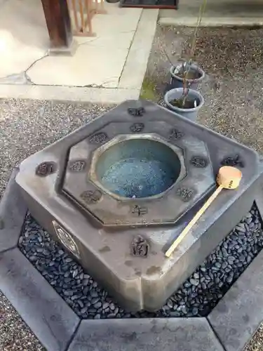 龍田大社の手水舎