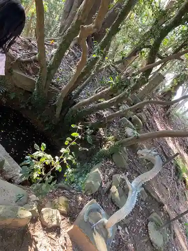 白山神社の像