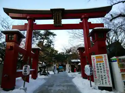彌彦神社　(伊夜日子神社)の鳥居