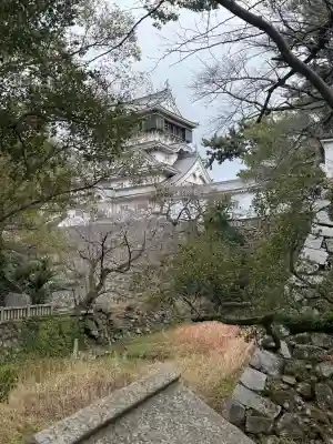 小倉祇園八坂神社の{uncategorized: "未分類", other: "その他", undefined: "問題あり", building: "その他建物", grave: "お墓", sacred_gate: "鳥居", guardian: "狛犬", statue: "像", buddha: "仏像", history: "歴史", nature: "自然", garden: "庭園", animal: "動物", pagoda: "塔", temizu: "手水舎", mountain_gate: "山門・神門", sanctuary: "本殿・本堂", subordinate: "末社・摂社", art: "芸術", scenery: "景色", jizo: "地蔵", ema: "絵馬", goshuin: "御朱印", omikuji: "おみくじ", items: "授与品その他", amulet: "お守り", goshuincho: "御朱印帳", eats: "食事", festival: "お祭り", votive_dance: "神楽", shichigosan: "七五三参", wedding: "結婚式", experience: "体験その他", initially: "初詣", around: "周辺", anti_infection: "感染症対策"}