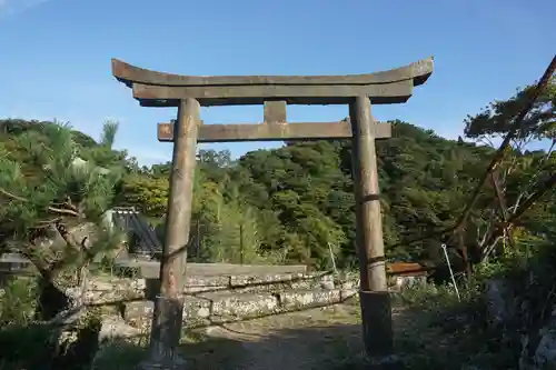 観世音寺の鳥居