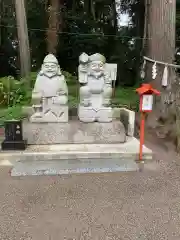 磯山神社の像