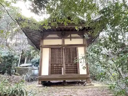 嶺南寺の建物その他