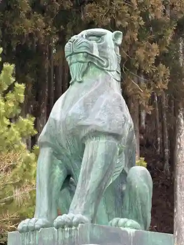 秋葉山本宮 秋葉神社 上社の{uncategorized: "未分類", other: "その他", undefined: "問題あり", building: "その他建物", grave: "お墓", sacred_gate: "鳥居", guardian: "狛犬", statue: "像", buddha: "仏像", history: "歴史", nature: "自然", garden: "庭園", animal: "動物", pagoda: "塔", temizu: "手水舎", mountain_gate: "山門・神門", sanctuary: "本殿・本堂", subordinate: "末社・摂社", art: "芸術", scenery: "景色", jizo: "地蔵", ema: "絵馬", goshuin: "御朱印", omikuji: "おみくじ", items: "授与品その他", amulet: "お守り", goshuincho: "御朱印帳", eats: "食事", festival: "お祭り", votive_dance: "神楽", shichigosan: "七五三参", wedding: "結婚式", experience: "体験その他", initially: "初詣", around: "周辺", anti_infection: "感染症対策"}