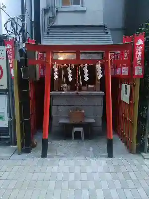 宝童稲荷神社の鳥居