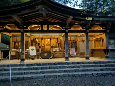 貴船神社の{uncategorized: "未分類", other: "その他", undefined: "問題あり", building: "その他建物", grave: "お墓", sacred_gate: "鳥居", guardian: "狛犬", statue: "像", buddha: "仏像", history: "歴史", nature: "自然", garden: "庭園", animal: "動物", pagoda: "塔", temizu: "手水舎", mountain_gate: "山門・神門", sanctuary: "本殿・本堂", subordinate: "末社・摂社", art: "芸術", scenery: "景色", jizo: "地蔵", ema: "絵馬", goshuin: "御朱印", omikuji: "おみくじ", items: "授与品その他", amulet: "お守り", goshuincho: "御朱印帳", eats: "食事", festival: "お祭り", votive_dance: "神楽", shichigosan: "七五三参", wedding: "結婚式", experience: "体験その他", initially: "初詣", around: "周辺", anti_infection: "感染症対策"}