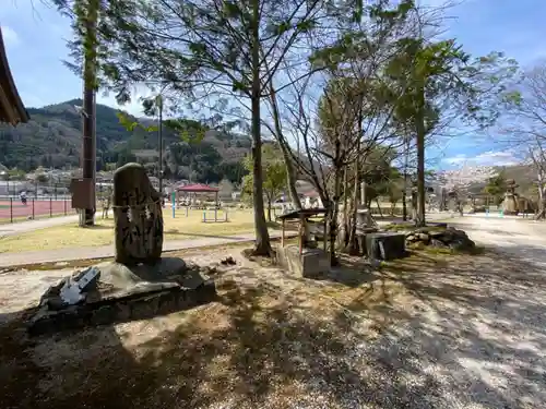 大本八幡神社の建物その他