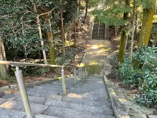 衣比原神社の建物その他