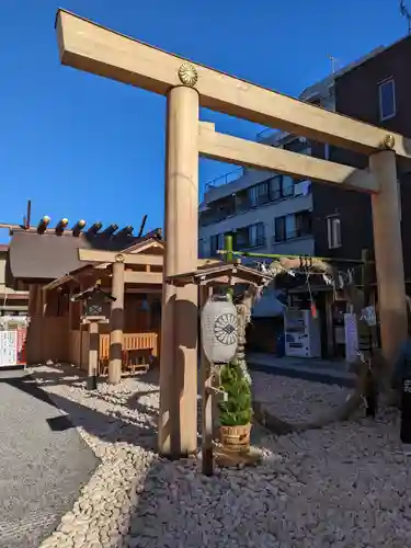 小石川大神宮の鳥居