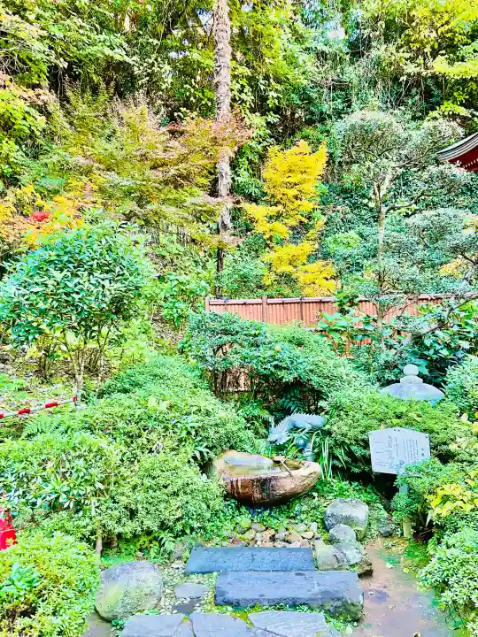 江島神社の{uncategorized: "未分類", other: "その他", undefined: "問題あり", building: "その他建物", grave: "お墓", sacred_gate: "鳥居", guardian: "狛犬", statue: "像", buddha: "仏像", history: "歴史", nature: "自然", garden: "庭園", animal: "動物", pagoda: "塔", temizu: "手水舎", mountain_gate: "山門・神門", sanctuary: "本殿・本堂", subordinate: "末社・摂社", art: "芸術", scenery: "景色", jizo: "地蔵", ema: "絵馬", goshuin: "御朱印", omikuji: "おみくじ", items: "授与品その他", amulet: "お守り", goshuincho: "御朱印帳", eats: "食事", festival: "お祭り", votive_dance: "神楽", shichigosan: "七五三参", wedding: "結婚式", experience: "体験その他", initially: "初詣", around: "周辺", anti_infection: "感染症対策"}