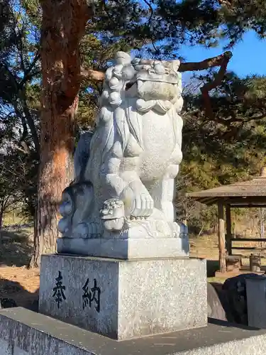 山梨縣護國神社の狛犬