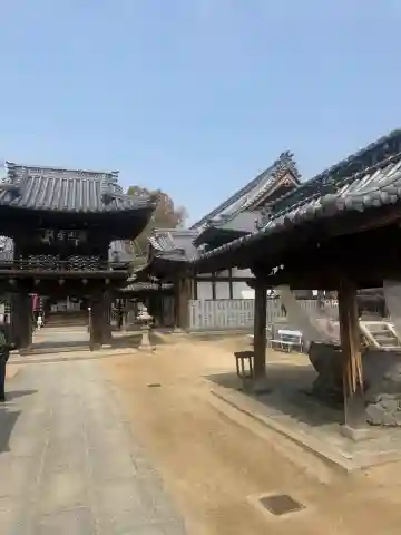 圓明寺(円明寺)の{uncategorized: "未分類", other: "その他", undefined: "問題あり", building: "その他建物", grave: "お墓", sacred_gate: "鳥居", guardian: "狛犬", statue: "像", buddha: "仏像", history: "歴史", nature: "自然", garden: "庭園", animal: "動物", pagoda: "塔", temizu: "手水舎", mountain_gate: "山門・神門", sanctuary: "本殿・本堂", subordinate: "末社・摂社", art: "芸術", scenery: "景色", jizo: "地蔵", ema: "絵馬", goshuin: "御朱印", omikuji: "おみくじ", items: "授与品その他", amulet: "お守り", goshuincho: "御朱印帳", eats: "食事", festival: "お祭り", votive_dance: "神楽", shichigosan: "七五三参", wedding: "結婚式", experience: "体験その他", initially: "初詣", around: "周辺", anti_infection: "感染症対策"}