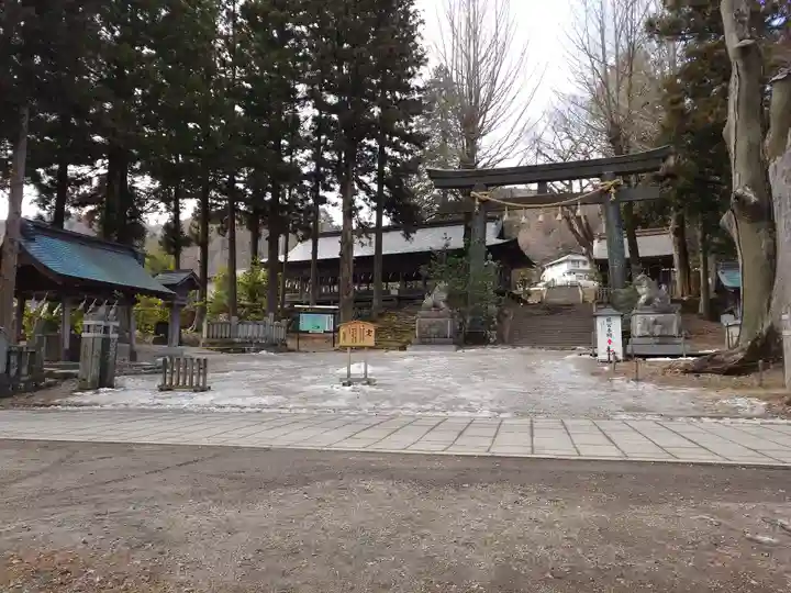 諏訪大社上社前宮(長野県)