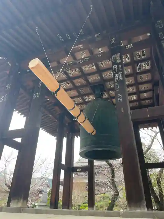 増上寺の{uncategorized: "未分類", other: "その他", undefined: "問題あり", building: "その他建物", grave: "お墓", sacred_gate: "鳥居", guardian: "狛犬", statue: "像", buddha: "仏像", history: "歴史", nature: "自然", garden: "庭園", animal: "動物", pagoda: "塔", temizu: "手水舎", mountain_gate: "山門・神門", sanctuary: "本殿・本堂", subordinate: "末社・摂社", art: "芸術", scenery: "景色", jizo: "地蔵", ema: "絵馬", goshuin: "御朱印", omikuji: "おみくじ", items: "授与品その他", amulet: "お守り", goshuincho: "御朱印帳", eats: "食事", festival: "お祭り", votive_dance: "神楽", shichigosan: "七五三参", wedding: "結婚式", experience: "体験その他", initially: "初詣", around: "周辺", anti_infection: "感染症対策"}