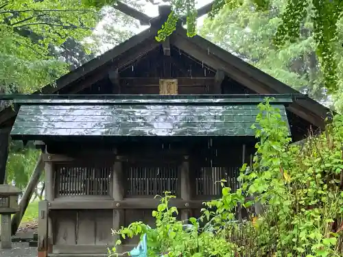 鞆江神社（明地）の{uncategorized: "未分類", other: "その他", undefined: "問題あり", building: "その他建物", grave: "お墓", sacred_gate: "鳥居", guardian: "狛犬", statue: "像", buddha: "仏像", history: "歴史", nature: "自然", garden: "庭園", animal: "動物", pagoda: "塔", temizu: "手水舎", mountain_gate: "山門・神門", sanctuary: "本殿・本堂", subordinate: "末社・摂社", art: "芸術", scenery: "景色", jizo: "地蔵", ema: "絵馬", goshuin: "御朱印", omikuji: "おみくじ", items: "授与品その他", amulet: "お守り", goshuincho: "御朱印帳", eats: "食事", festival: "お祭り", votive_dance: "神楽", shichigosan: "七五三参", wedding: "結婚式", experience: "体験その他", initially: "初詣", around: "周辺", anti_infection: "感染症対策"}