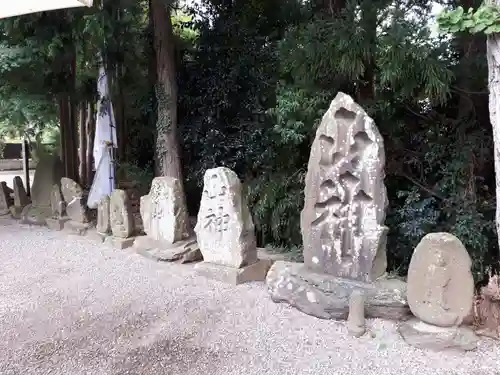 二柱神社のその他建物