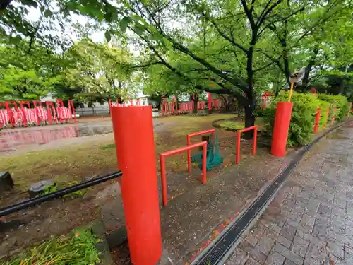 於菊稲荷神社の建物その他