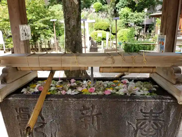 鳩森八幡神社の手水舎