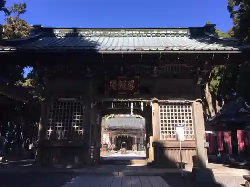 身延山奥之院思親閣の山門・神門