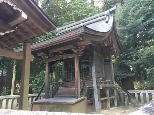 八所神社の本殿