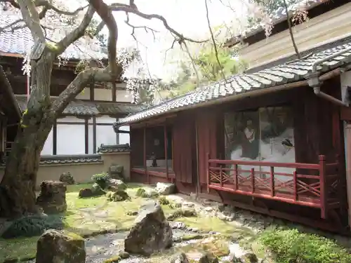 十輪寺の庭園