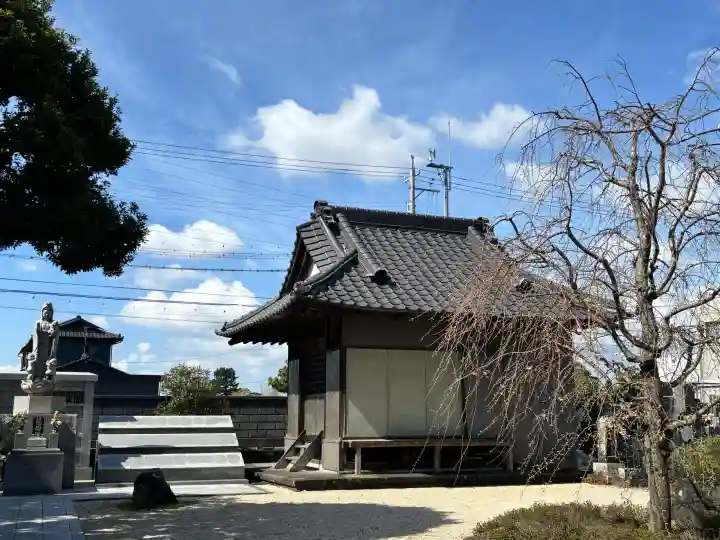 高徳寺の{uncategorized: "未分類", other: "その他", undefined: "問題あり", building: "その他建物", grave: "お墓", sacred_gate: "鳥居", guardian: "狛犬", statue: "像", buddha: "仏像", history: "歴史", nature: "自然", garden: "庭園", animal: "動物", pagoda: "塔", temizu: "手水舎", mountain_gate: "山門・神門", sanctuary: "本殿・本堂", subordinate: "末社・摂社", art: "芸術", scenery: "景色", jizo: "地蔵", ema: "絵馬", goshuin: "御朱印", omikuji: "おみくじ", items: "授与品その他", amulet: "お守り", goshuincho: "御朱印帳", eats: "食事", festival: "お祭り", votive_dance: "神楽", shichigosan: "七五三参", wedding: "結婚式", experience: "体験その他", initially: "初詣", around: "周辺", anti_infection: "感染症対策"}