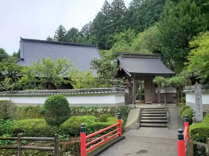 観明院の山門・神門