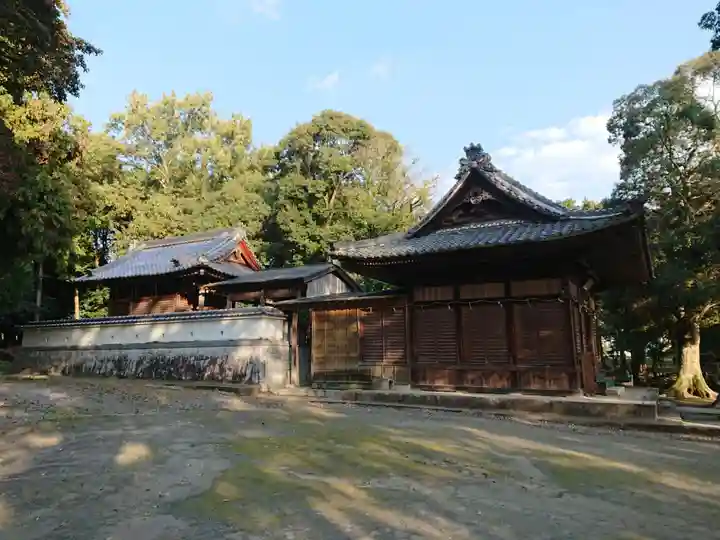 謁播神社の本殿・本堂