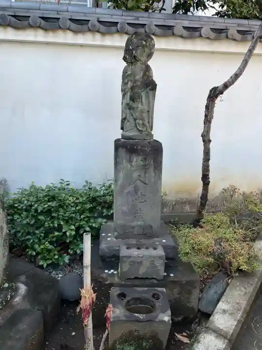 聖輪寺の{uncategorized: "未分類", other: "その他", undefined: "問題あり", building: "その他建物", grave: "お墓", sacred_gate: "鳥居", guardian: "狛犬", statue: "像", buddha: "仏像", history: "歴史", nature: "自然", garden: "庭園", animal: "動物", pagoda: "塔", temizu: "手水舎", mountain_gate: "山門・神門", sanctuary: "本殿・本堂", subordinate: "末社・摂社", art: "芸術", scenery: "景色", jizo: "地蔵", ema: "絵馬", goshuin: "御朱印", omikuji: "おみくじ", items: "授与品その他", amulet: "お守り", goshuincho: "御朱印帳", eats: "食事", festival: "お祭り", votive_dance: "神楽", shichigosan: "七五三参", wedding: "結婚式", experience: "体験その他", initially: "初詣", around: "周辺", anti_infection: "感染症対策"}